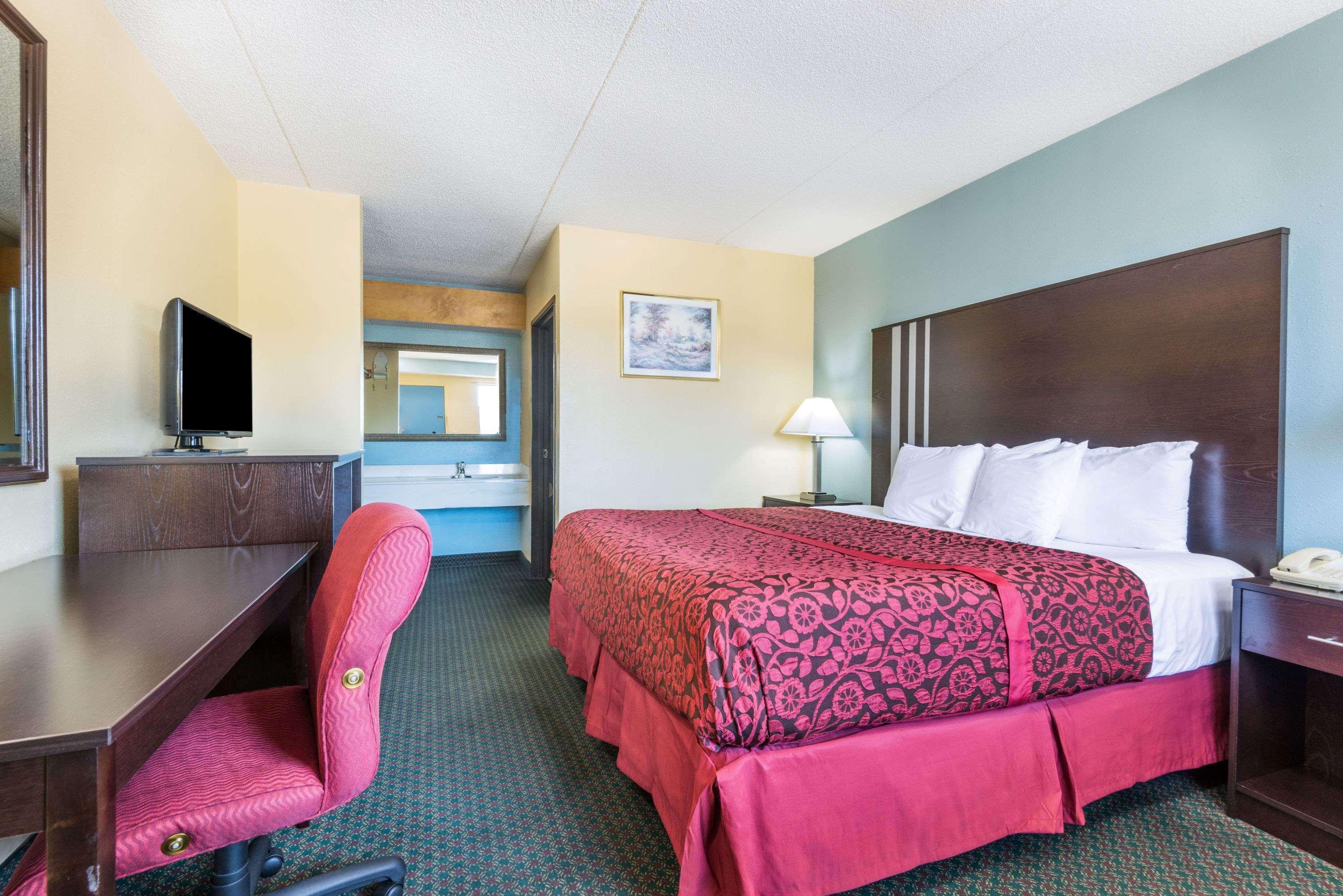 Days Inn By Wyndham Dayton Huber Heights Northeast Εξωτερικό φωτογραφία