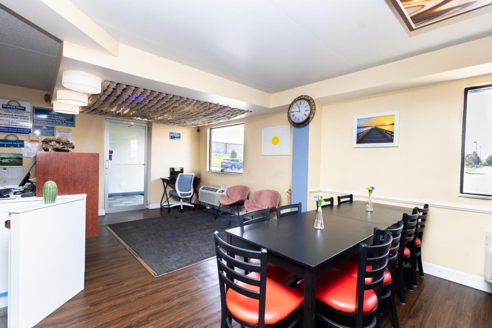 Days Inn By Wyndham Dayton Huber Heights Northeast Εξωτερικό φωτογραφία