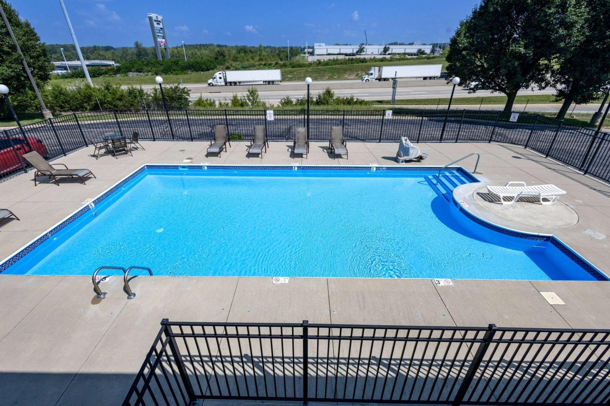 Days Inn By Wyndham Dayton Huber Heights Northeast Εξωτερικό φωτογραφία