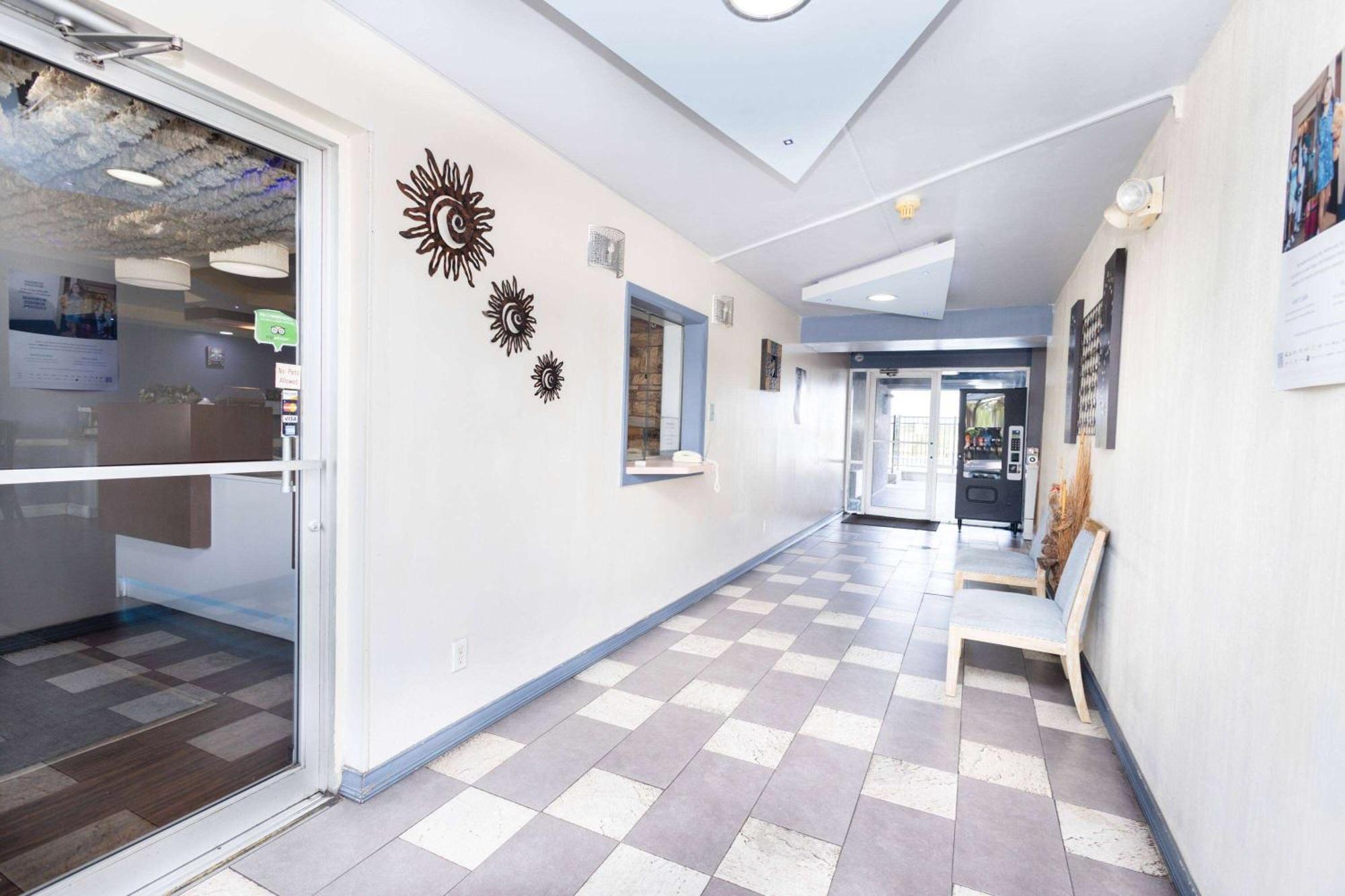 Days Inn By Wyndham Dayton Huber Heights Northeast Εξωτερικό φωτογραφία